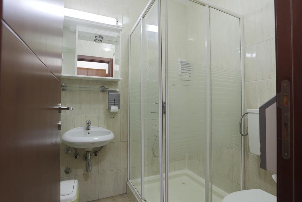 Accommodation Tara Белград Екстериор снимка
